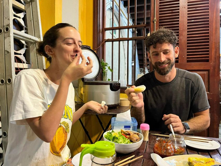 Hoi An Vegan Food Tour - White Roses in a 300-year-old house