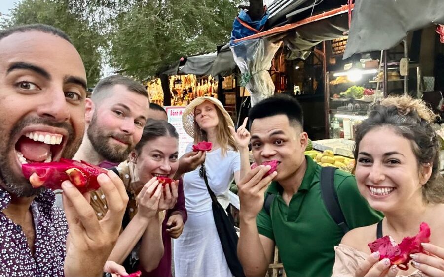 Hoi An Vegan Food Tour - Banh Xeo, smoothies, and the sweet finish