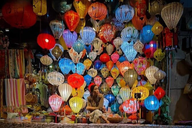 Hoi An Walking Tour, Sampan Boat Trip , Foodie Tour by Night - Night market shopping after dinner