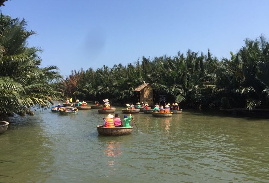Hoian/Danang: Eco Cooking Class, Cruise Trip, Basket Boat - Making rice milk and rice paper from scratch