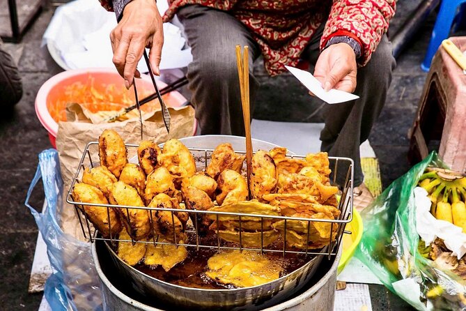 (HOT) Hanoi Guided Street Food and Train Street Tour with Local - Hanoi Train Street: The Tour’s Most Unusual Stop
