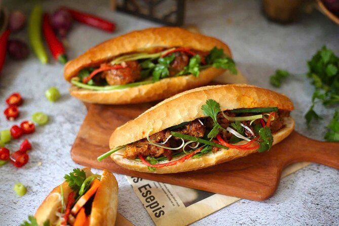 (HOT) Hanoi Guided Street Food and Train Street Tour with Local - Hoan Kiem Lake and the Walking Street