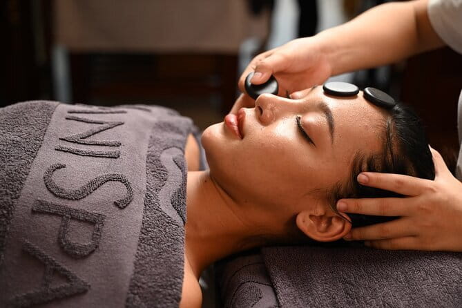 Hot Stone Massage For Full Body Blood Circulation At Da Nang - Key points before you book