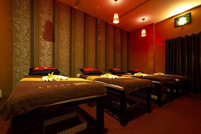 Hot Stone Massage For Full Body Blood Circulation At Da Nang - How the hot stones change the massage