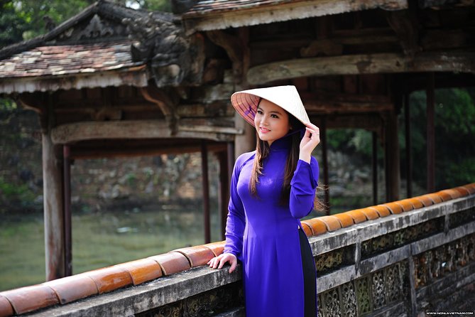 Hue City Full-Day Tour - Gliding toward Thien Mu Pagoda on the Perfume River
