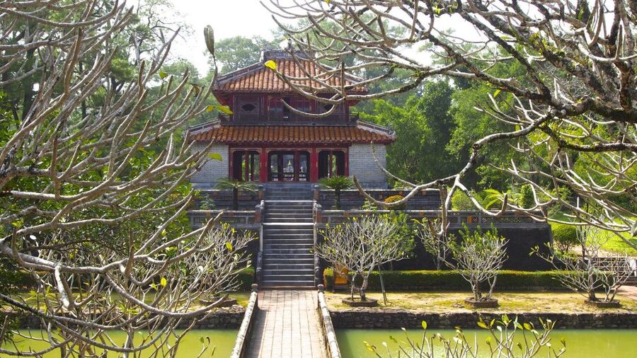 Hue City Tour Full day - Small group tour - Guides, vehicles, and the practical side of the day