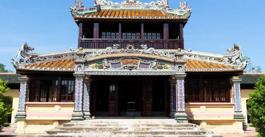 Hue Customizable Tour with Imperial Citadel & Forbidden City - Choosing between the walking tour and private car