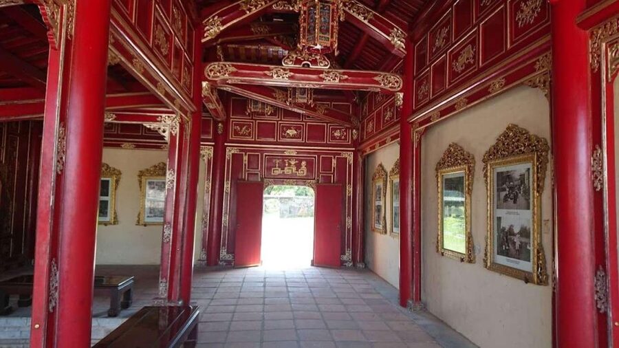 Hue Customizable Tour with Imperial Citadel & Forbidden City - Flag Tower and the ceremonial Noon Gate