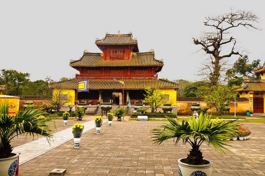 Hue Customizable Tour with Imperial Citadel & Forbidden City - Nine Dynastic Urns and the Nguyen family temples