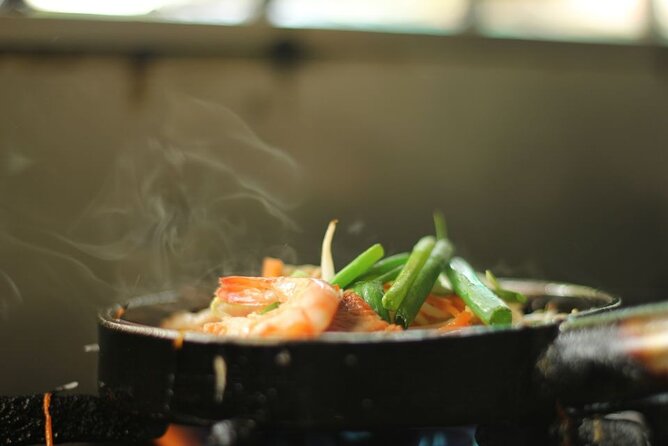 Hue Flavor Street Food Tour - Dong Ba Market in 30 minutes