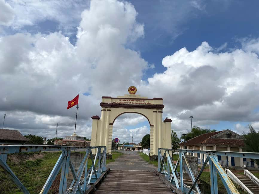 Hue: Half-Day DMZ Tour to Vinh Moc Tunnels by Private Car - Timing, lunch, and the return to Hue