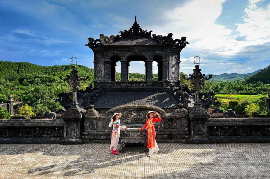 Hue: Hue Royal Tombs Tour Visit 3 Best Tombs & Pagoda - Thien Mu Pagoda: Hue’s best-known religious landmark