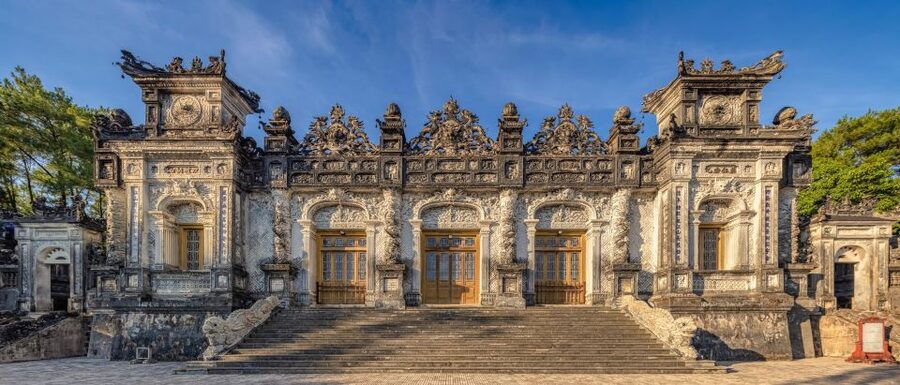 Hue: Hue Royal Tombs Tour Visit 3 Best Tombs & Pagoda - What the private car adds to the experience
