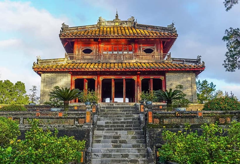 Hue: Hue Royal Tombs Tour Visit 3 Best Tombs & Pagoda - Minh Mang Tomb: formal design on Cam Khe Mountain
