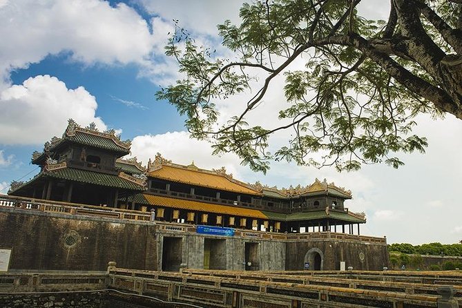 Hue Imperial City Daily Ingroup Tour via Hai Van Pass - The morning ride over Hai Van Pass