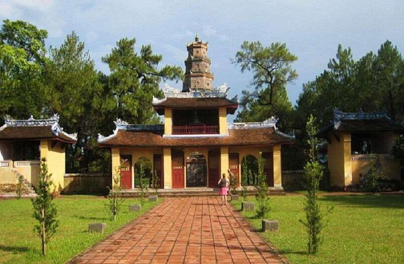 Hue: Private Dragon Boat, Pagoda, and Royal Tomb Tour - Five things to know before you go