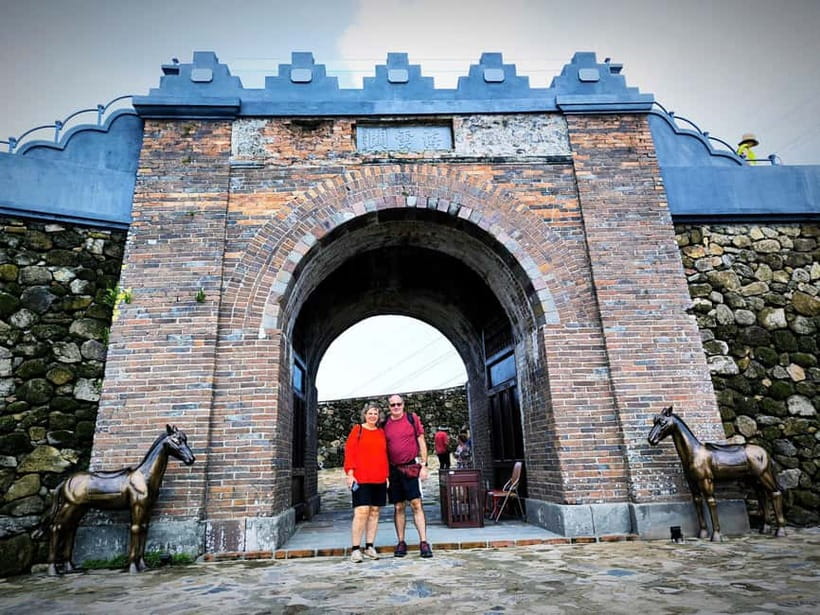 Hue: Private Transfer to/from Hoi An via Sightseeing Stops - Marble Mountains: caves, statues, and five elements