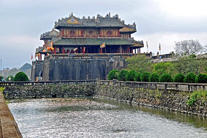 Hue’s Top Attractions by Car with Informative ES Driver - Key points to know before booking