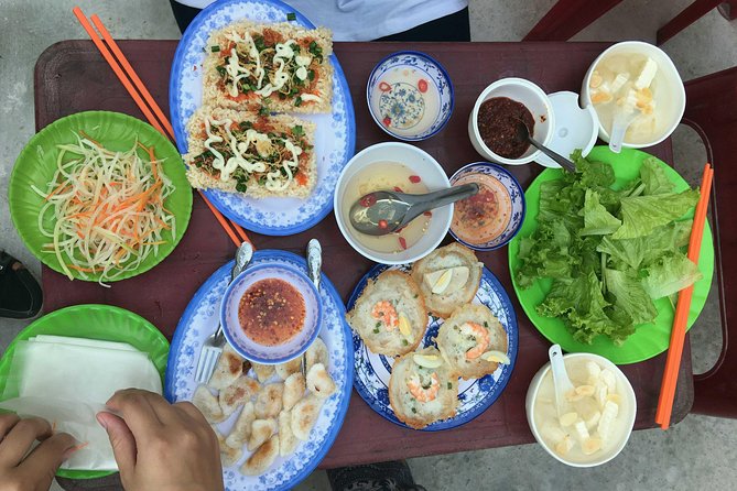 Hue Street Food Tour At Night By Scooter - 9 pm: Hue noodle soup, including the bolder option