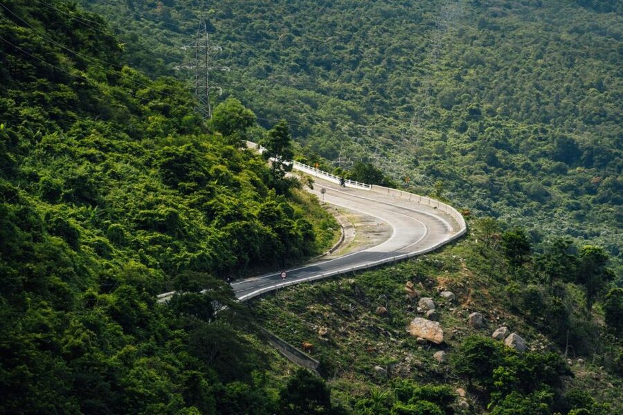 Hue to Hoi An by bus: Hai Van Pass, Lang Co, Marble mountain - Key points to know before booking