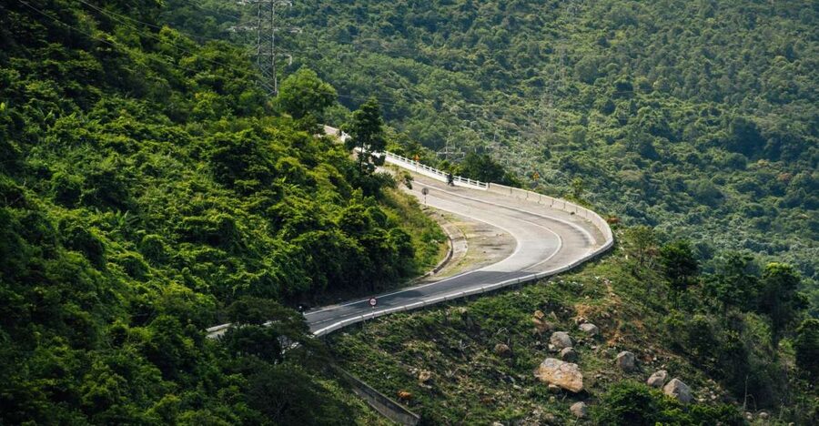 Hue to Hoi An by bus: Hai Van Pass, Lang Co, Marble mountain - Guides, safety, and the human side of the ride
