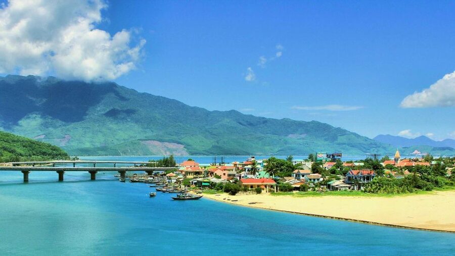Hue to Hoi An by bus: Hai Van Pass, Lang Co, Marble mountain - Leaving Hue at 8:00 AM
