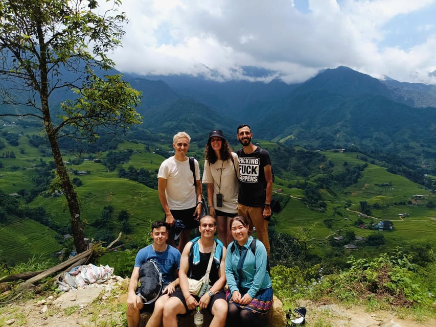 In Sapa: 1 Day Mountain Trek, Visit beautiful villages - Descending toward Hang Da village