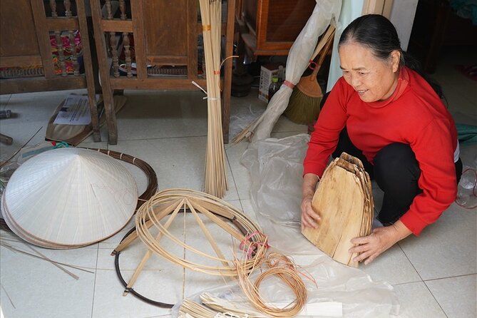 Incense Village, Hat & Lacquer Artisanal Tour Options From Hanoi - Ha Thai and the lacquer painting stop