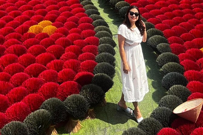 Instagram Incense Quang Phu Cau Village Tour with Train Street - What makes the guide important
