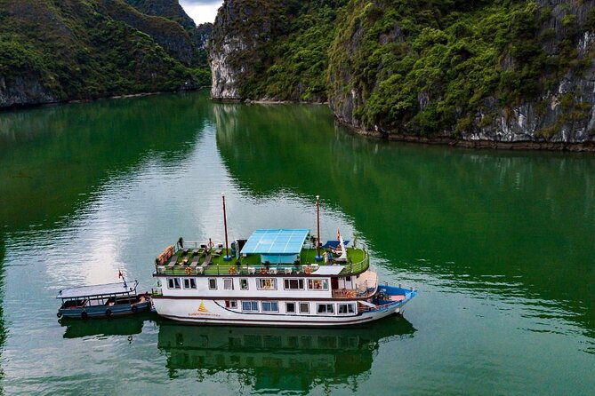Lan Ha bay Boutique Cruise 2D/1N Tour: Kayaking & swimming at pristine places - Leaving Hanoi for Cai Beo Harbour