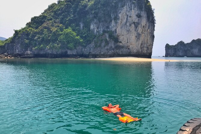 Lan Ha - Ha Long Bay - Dau Be island 2D/1N from Cat Ba in less touristy areas. - Day 1: Lan Ha Bay, Fishing Villages, and Open Water