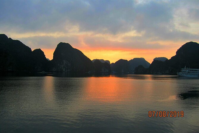 Lan Ha - Ha Long Bay - Dau Be island 2D/1N from Cat Ba in less touristy areas. - My Verdict: Book It for the Water, Not the Ship