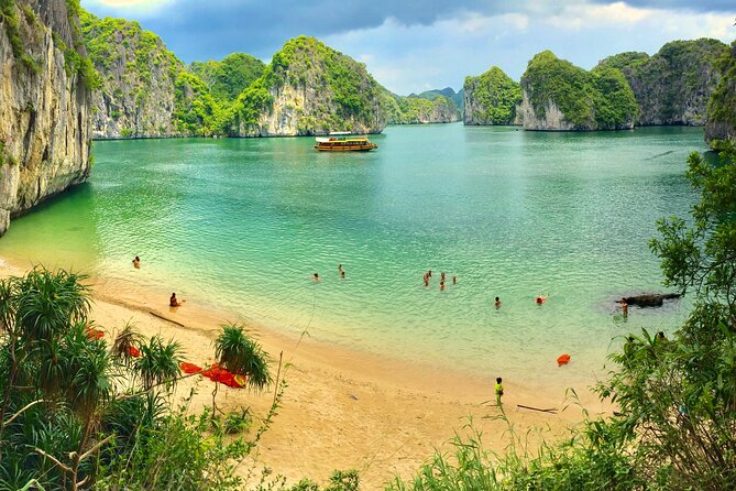 Lan Ha - Ha Long bay with local experts (small group guaranteed) - K.A. Cave and Bats Cave by kayak