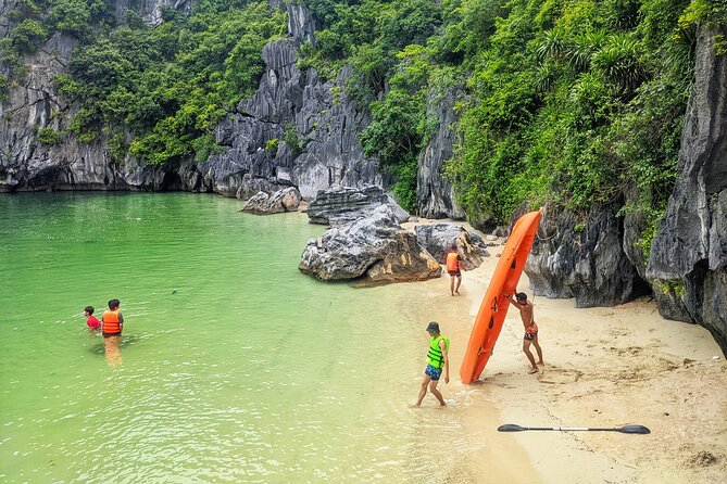 Lan Ha - Ha Long bay with local experts (small group guaranteed) - Southern Ha Long Bay and its quieter arches