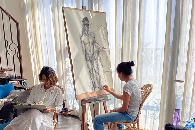Life Drawing Class - Art Workshop at Art Tutor Hanoi - Paper, pencils, charcoal, and oil pastels