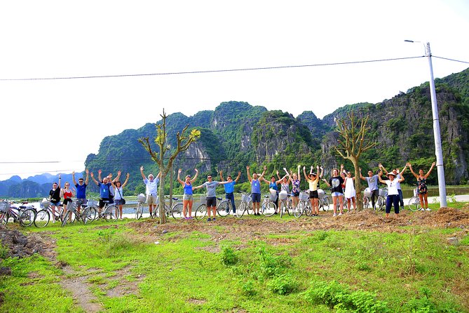 Luxury Hoa Lu Tam Coc Mua Cave 1 Day With Limousine Bus And Lunch - Tam Coc by sampan: the heart of the day