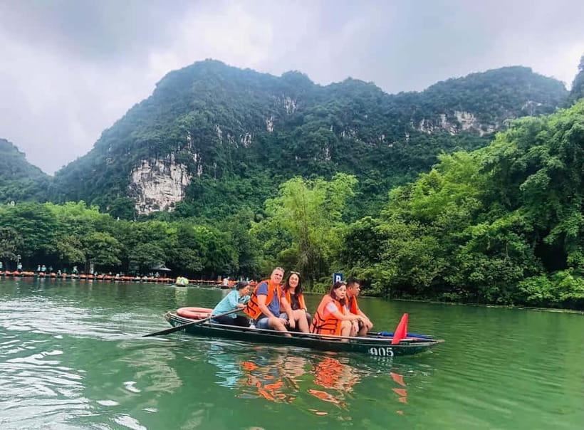 Luxury Limousine Tour: Hoa Lu, Trang An/Tam Coc & Mua Cave - Should you book it?