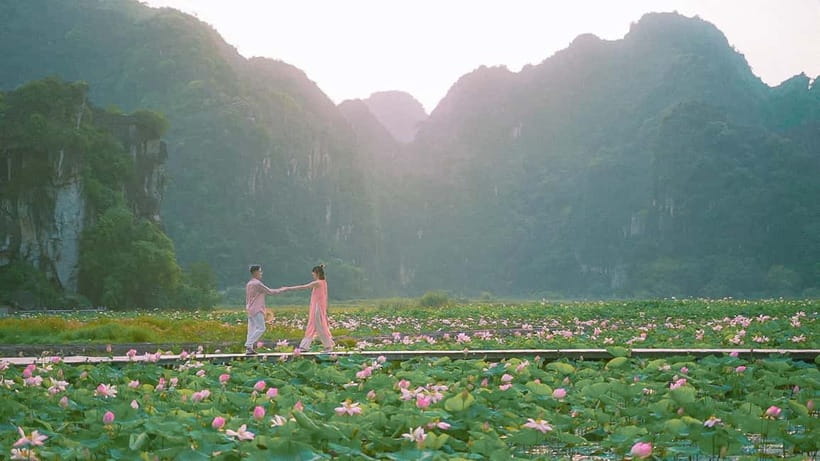 Luxury Limousine Tour: Hoa Lu, Trang An/Tam Coc & Mua Cave - Lunch in Ninh Binh: filling, local, and variable
