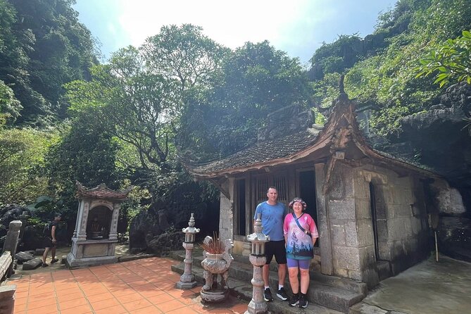Luxury Ninh Binh Full Day Tour From Hanoi (Trang An - Hoa Lu) - Two Hours on the Water at Trang An