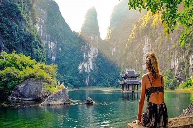 Luxury Ninh Binh Tour to Tam Coc, Mua Cave, Bich Dong Pagoda - Vietnamese lunch and a taste of the region