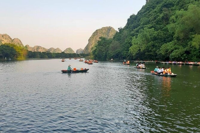 Luxury small Group Hoa Lu - Tam Coc - Mua Cave Max 6 - 8 pax/tour - Key points at a glance