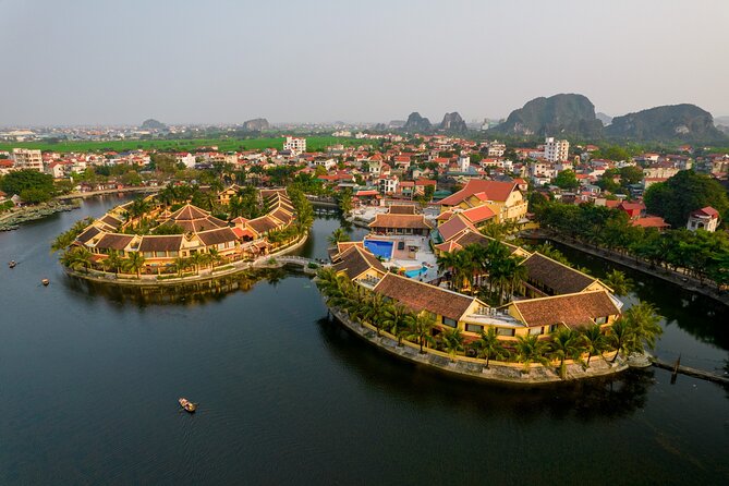 Luxury small Group Hoa Lu - Tam Coc - Mua Cave Max 6 - 8 pax/tour - Mua Cave and the 500-step climb