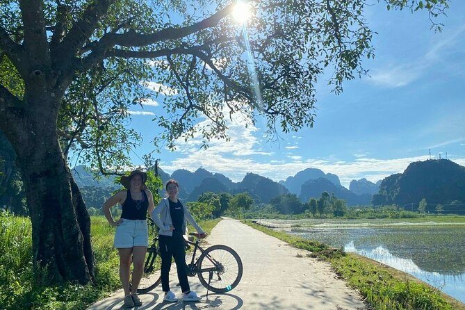 Luxury small Group Hoa Lu - Tam Coc - Mua Cave Max 6 - 8 pax/tour - Lunch in Tam Coc and the cooking-class question