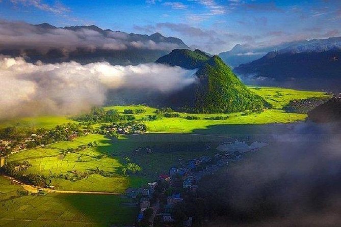 MAI CHAU 1 DAY TOUR | HIDDEN CHARM | SHARED or PRIVATE OPTIONS - A short stop at Thung Khe Pass