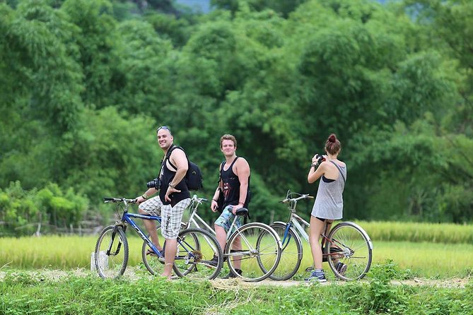 Mai Chau Private Day Tour: Hiking & Biking in Pristine Landscapes - Mai Chau Valley and lunch with a White Thai family