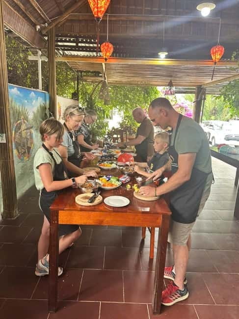 Market Tour, Basket Boat Ride & Cooking Class by Hangcoconut - Starting with Hoi An’s market and local ingredients