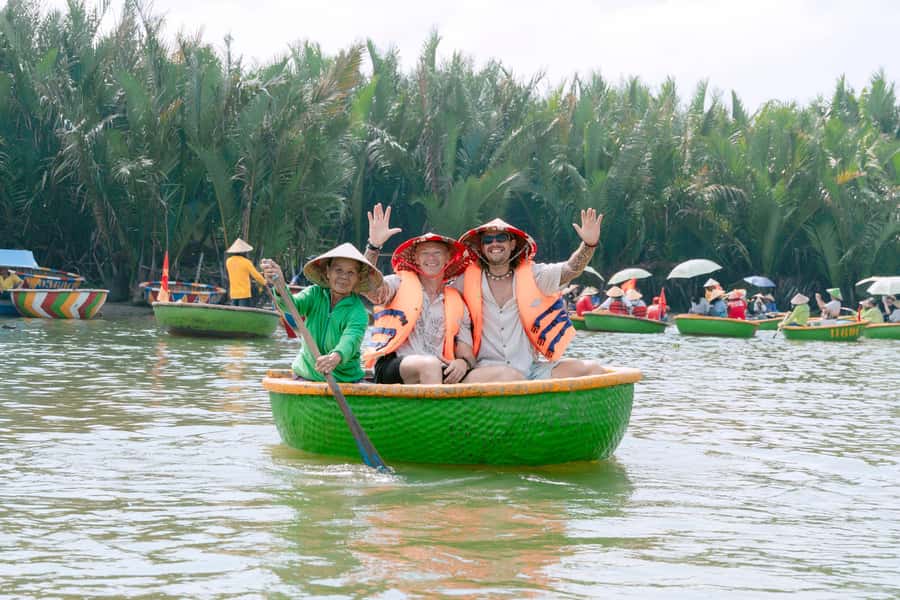 Market Tour - Cooking Class - Coconut Boat Riding - Cooking bánh cuốn, bánh xèo, phở, and chè