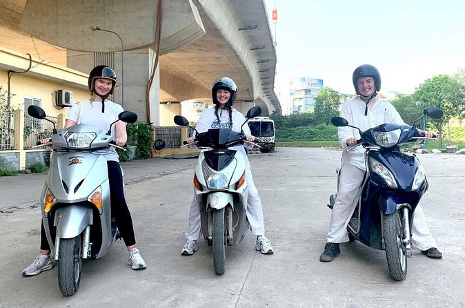 Motorbike Lesson in Hanoi - The instructors are the heart of the experience