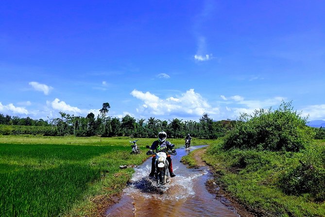 Motorcycle Dirt Bike 2 Days Off The Beaten Track + Privater Room - Pac Sum Pass and Quan Ba Heaven Gate on Day 1
