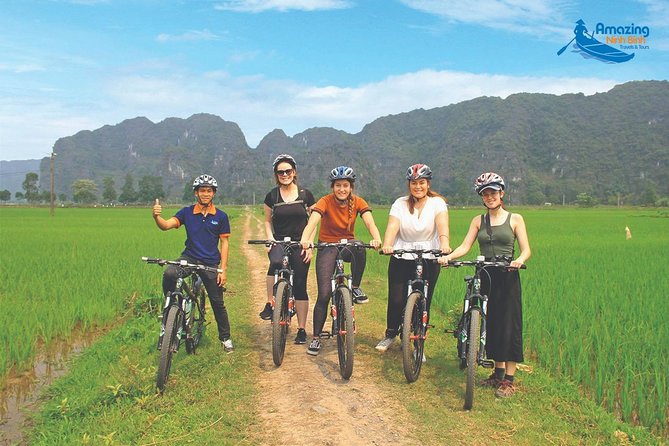 Mua Cave - Tam Coc - Bich Dong Day tour with transfer, local family & bike - Mua Cave and the Climb Above Ninh Binh